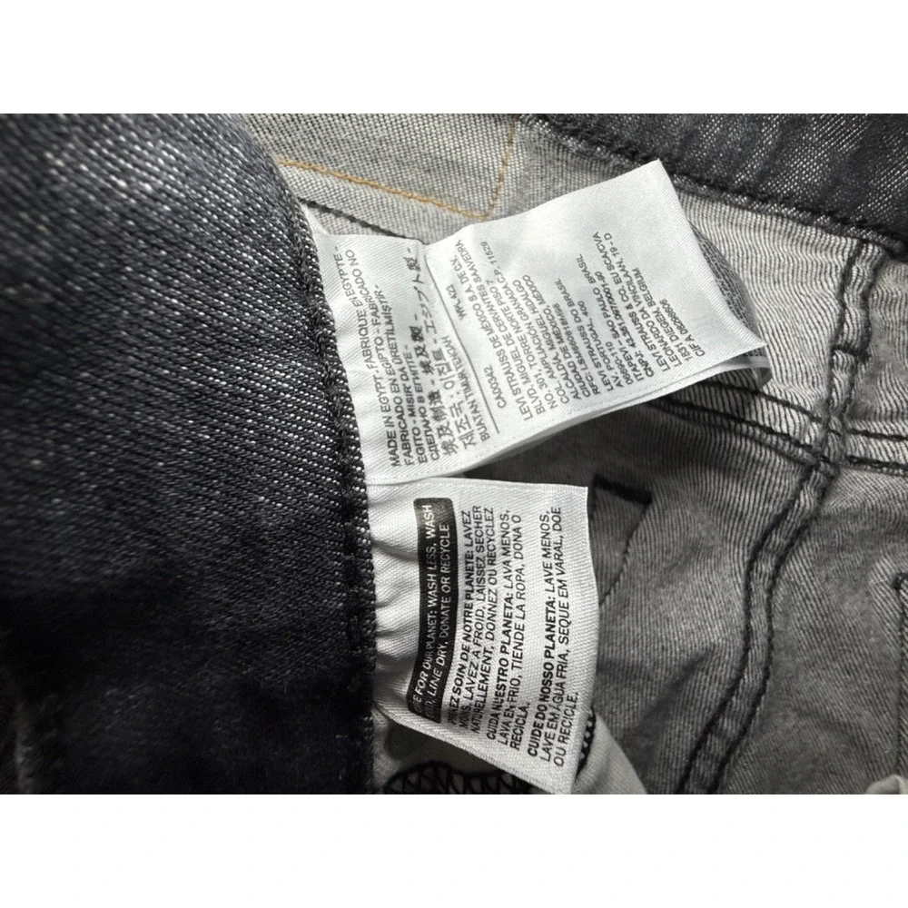 Levi's 510. charcol gray wash. 30x32 straight leg. zipper fly